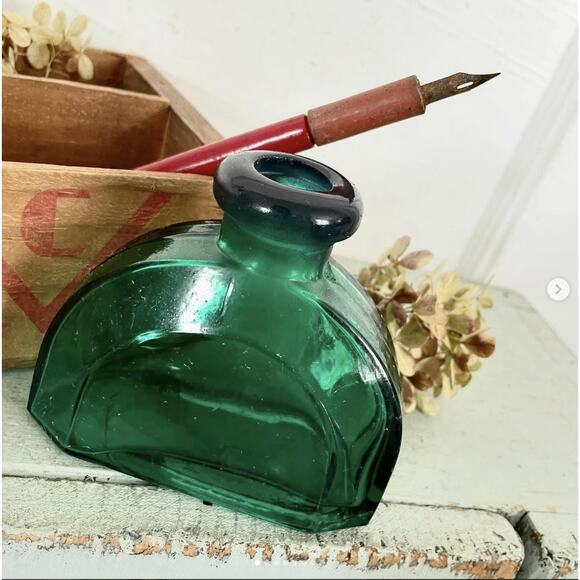 Vintage Teal Green Glass Inkwell Plus Dixon Calligraphy Wood Dip Pen USA - Picture 1 of 8